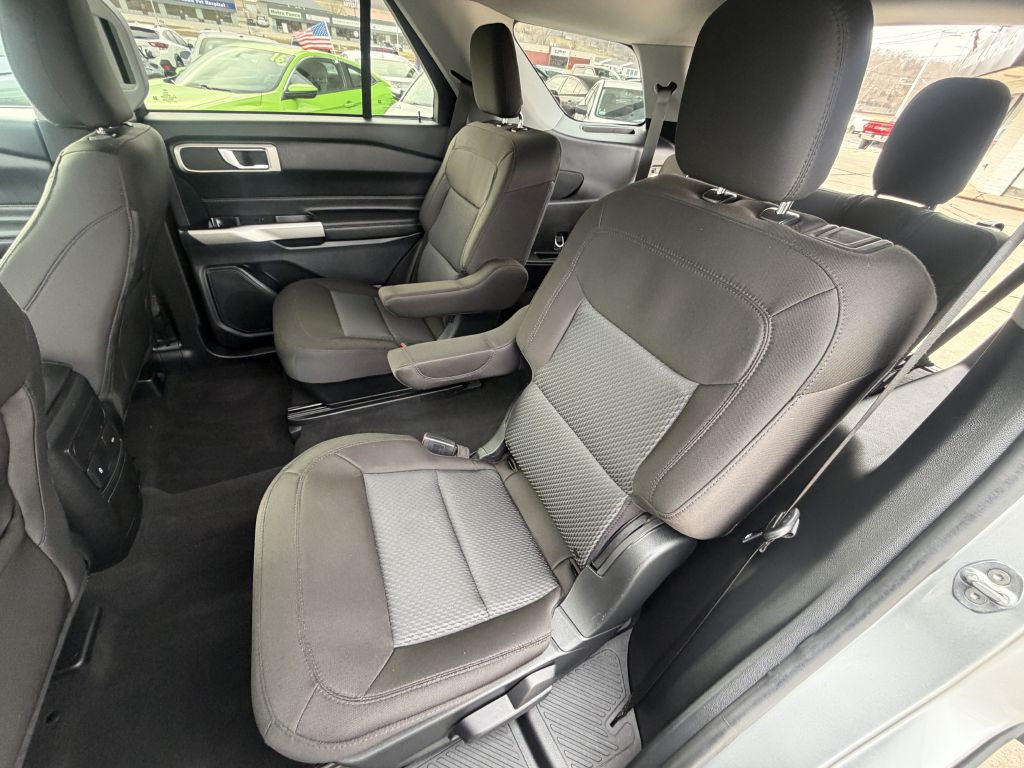 Photo 11 of this FORD EXPLORER