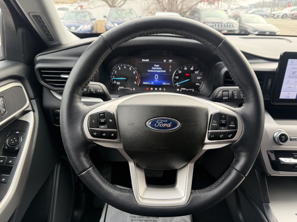Photo 14 of this FORD EXPLORER