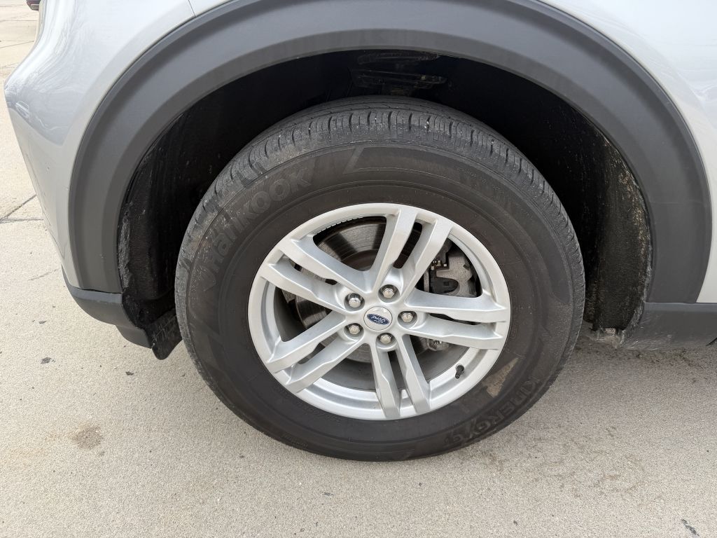 Photo 21 of this FORD EXPLORER