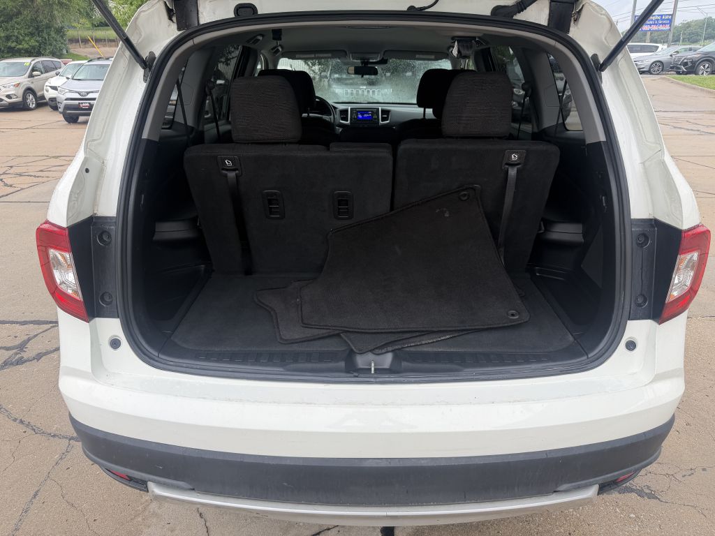 Photo 8 of this HONDA PILOT