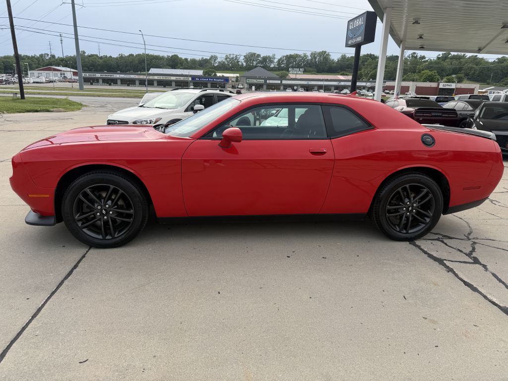Photo 4 of this DODGE CHALLENGER AWD