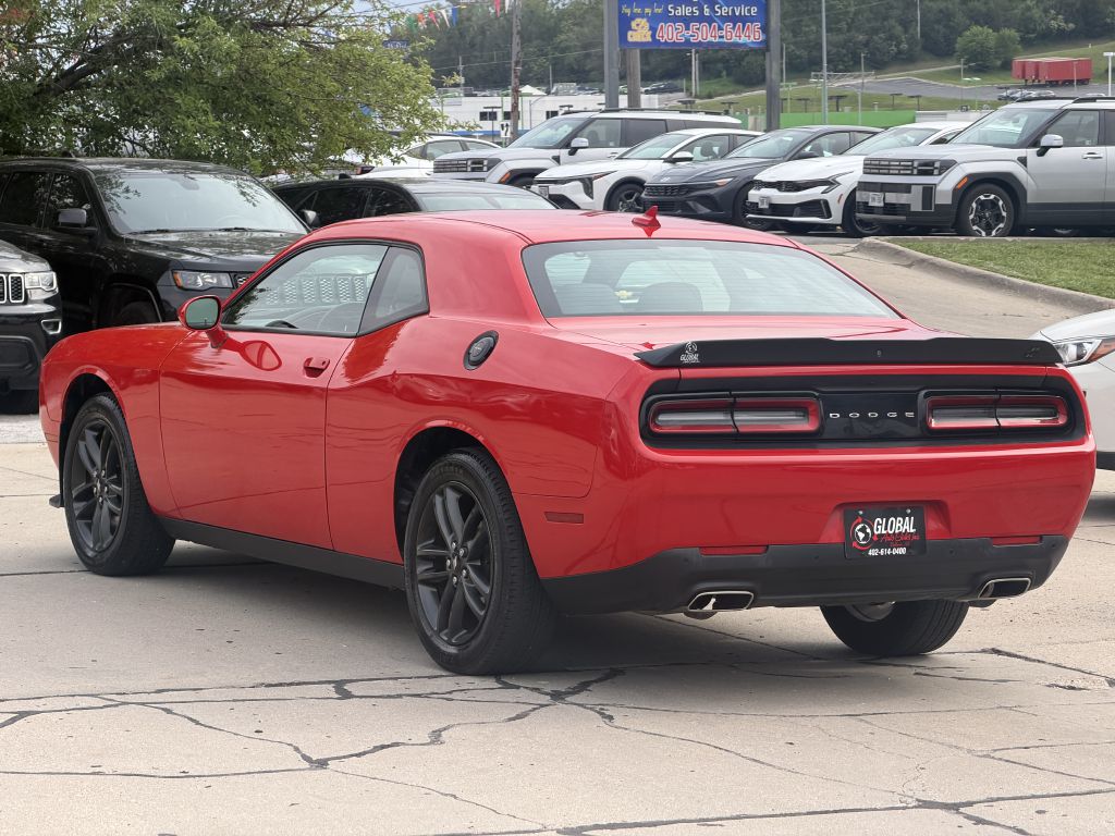 Photo 5 of this DODGE CHALLENGER AWD