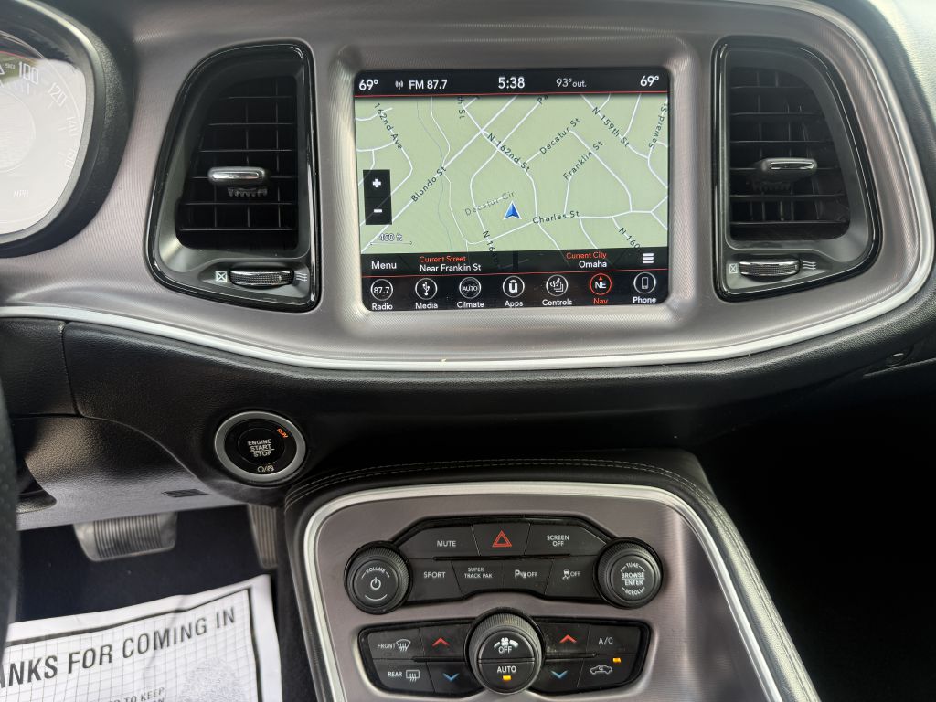 Photo 14 of this DODGE CHALLENGER AWD
