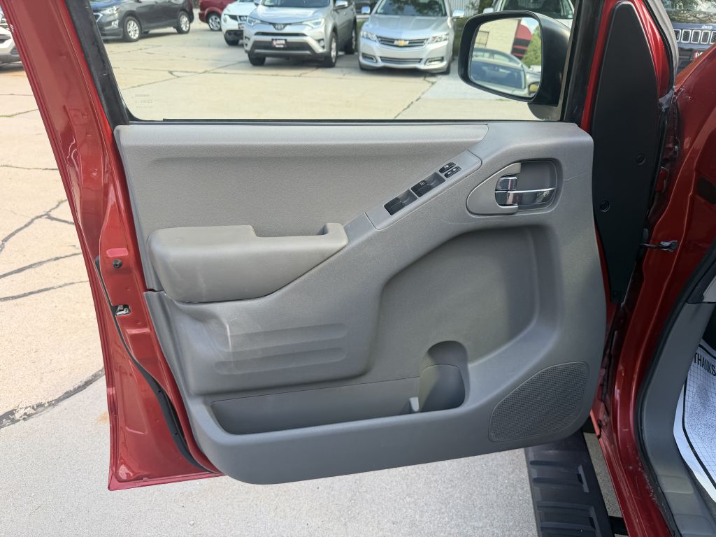 Photo 9 of this NISSAN FRONTIER
