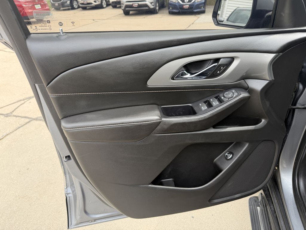 Photo 9 of this CHEVROLET TRAVERSE