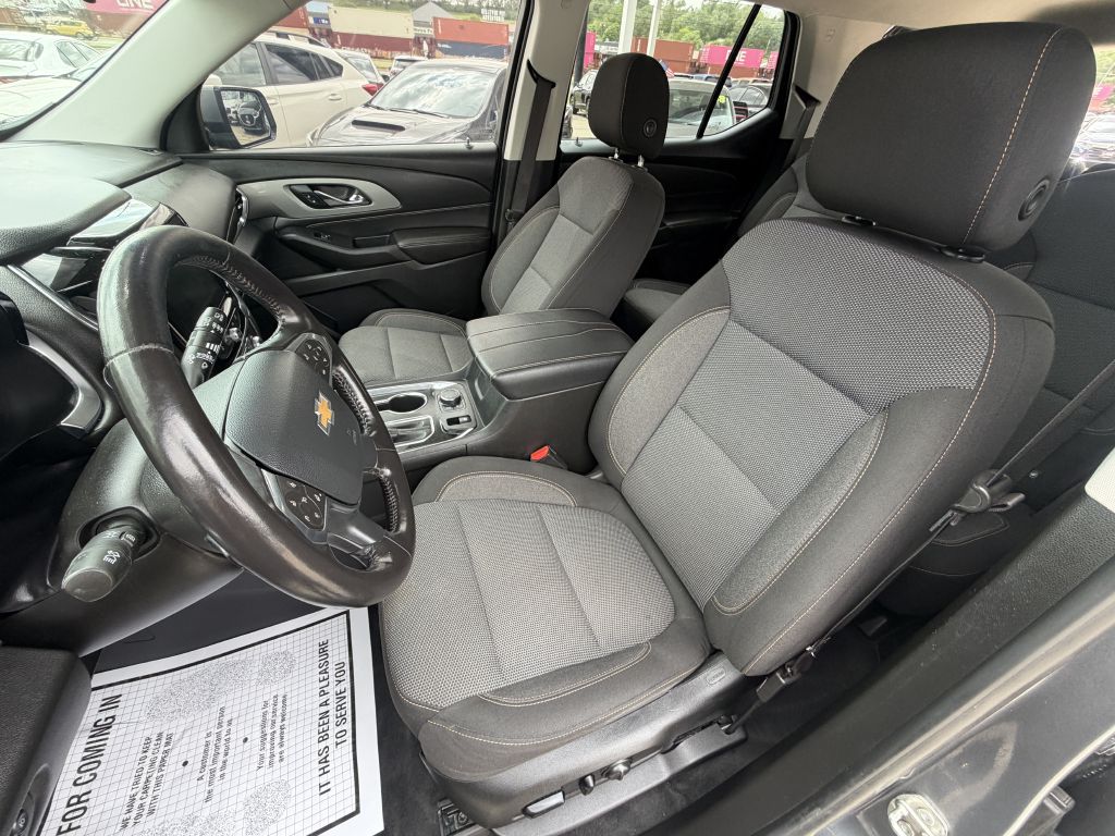 Photo 10 of this CHEVROLET TRAVERSE