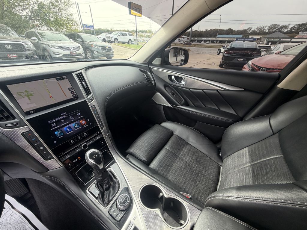 Photo 18 of this INFINITI Q50