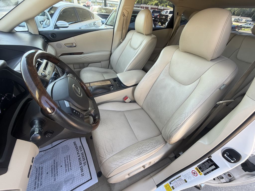 Photo 10 of this LEXUS RX 350