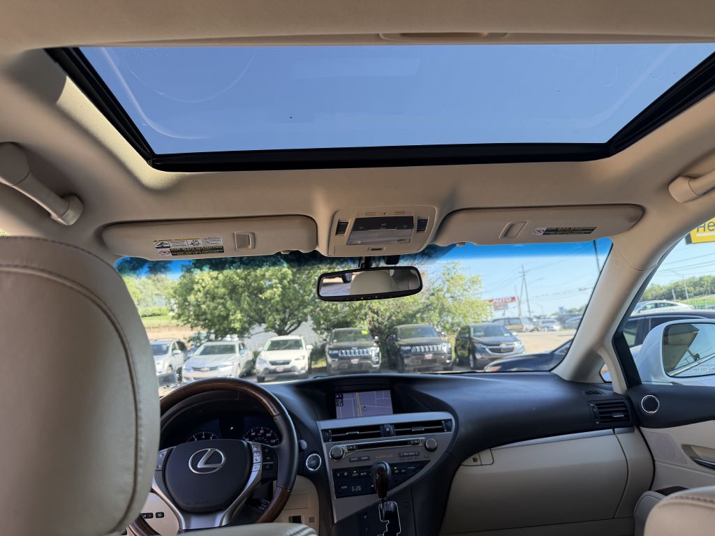 Photo 19 of this LEXUS RX 350