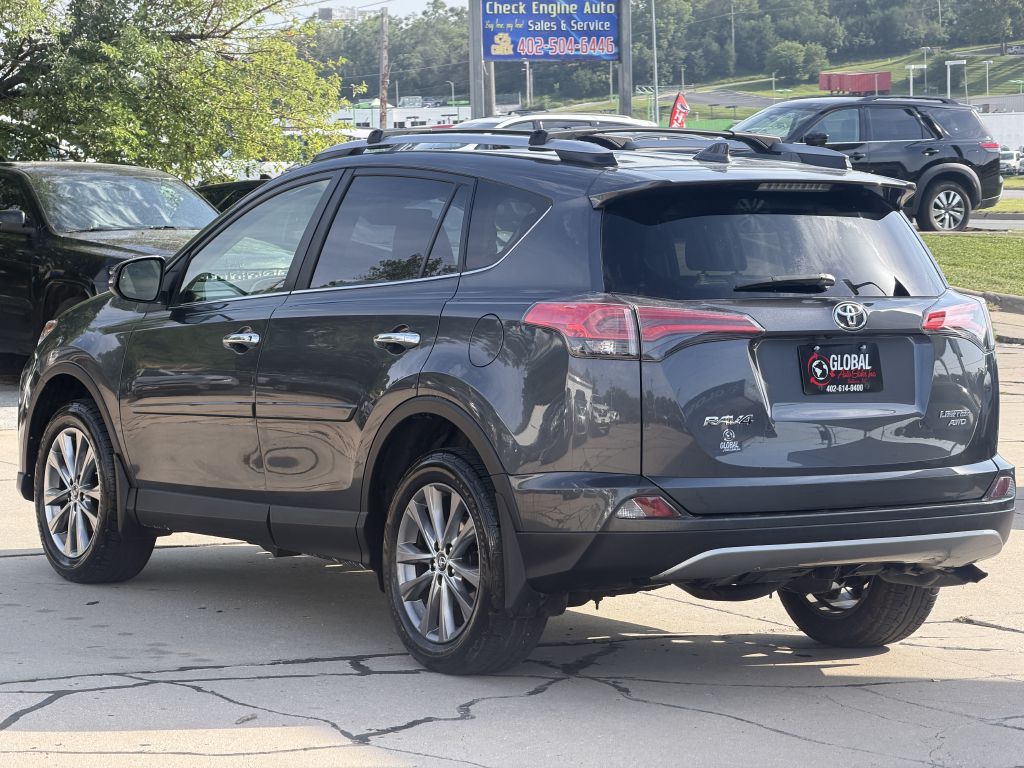 Photo 5 of this TOYOTA RAV4 LIMITED