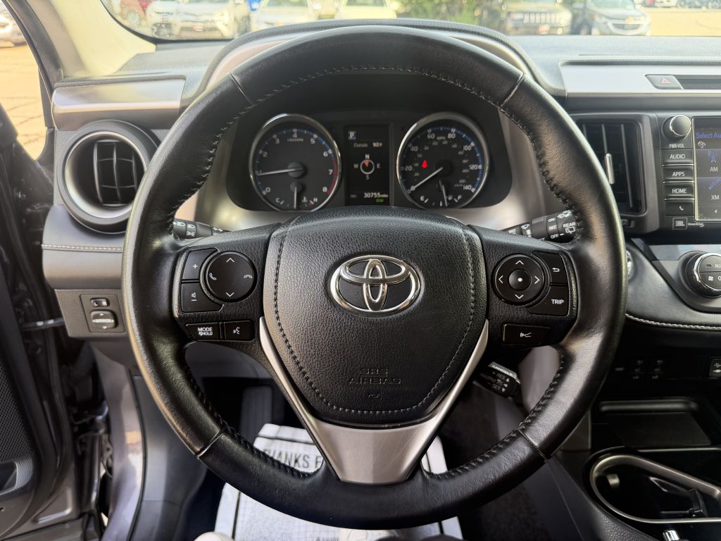 Photo 13 of this TOYOTA RAV4 LIMITED