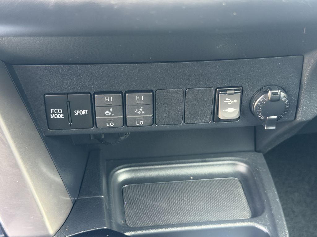 Photo 18 of this TOYOTA RAV4 LIMITED