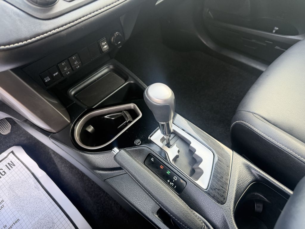 Photo 19 of this TOYOTA RAV4 LIMITED