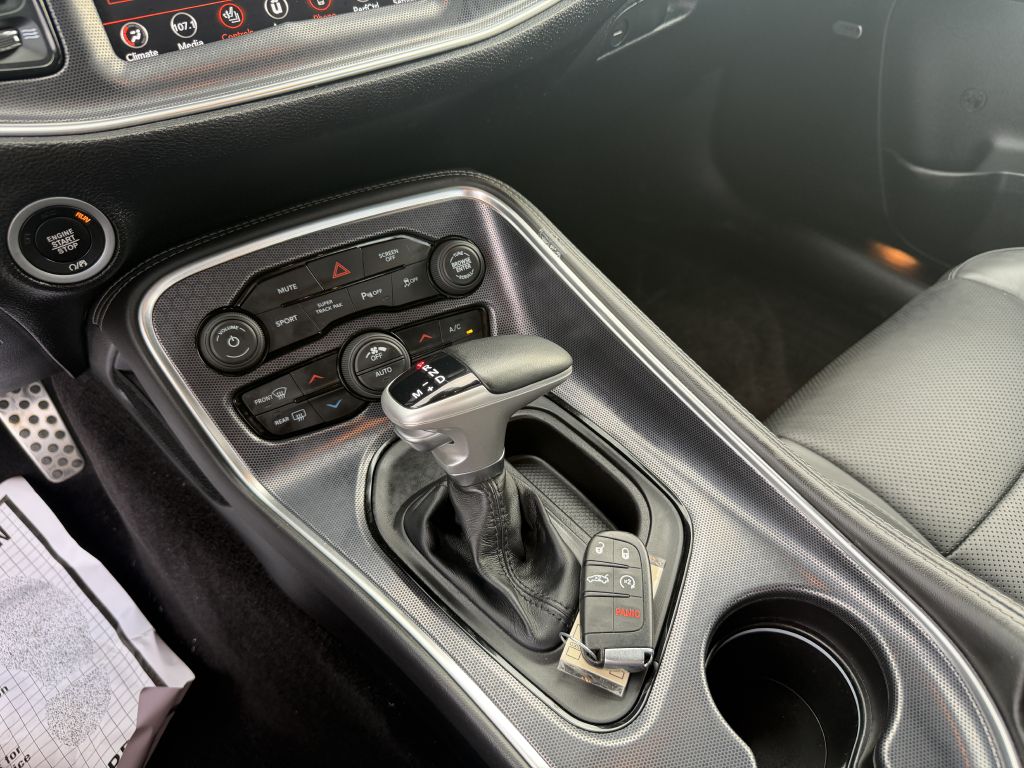 Photo 17 of this DODGE CHALLENGER GT
