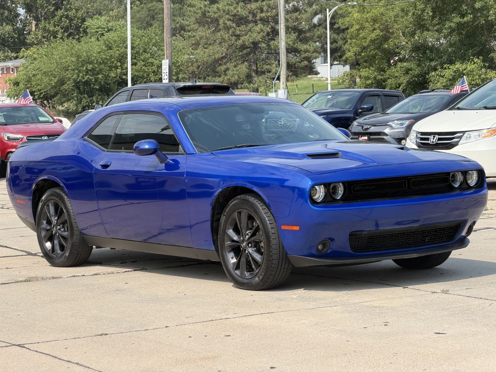 Photo 2 of this DODGE CHALLENGER AWD