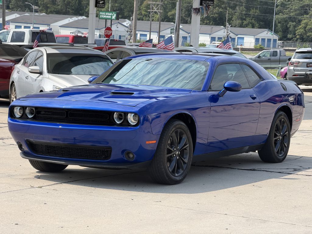 Photo 3 of this DODGE CHALLENGER AWD