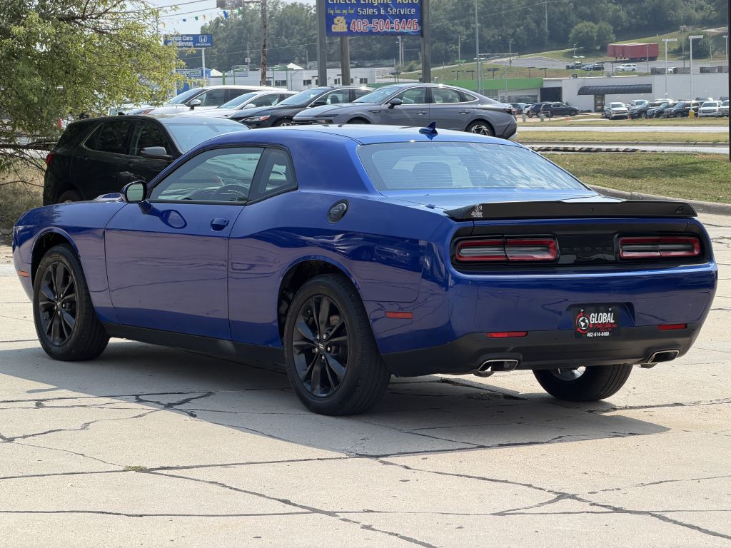 Photo 5 of this DODGE CHALLENGER AWD
