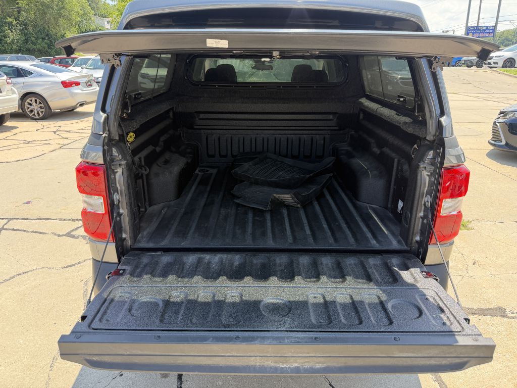 Photo 8 of this FORD MAVERICK XLT