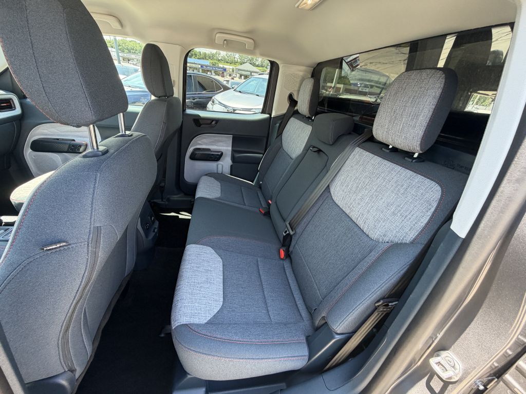 Photo 10 of this FORD MAVERICK XLT
