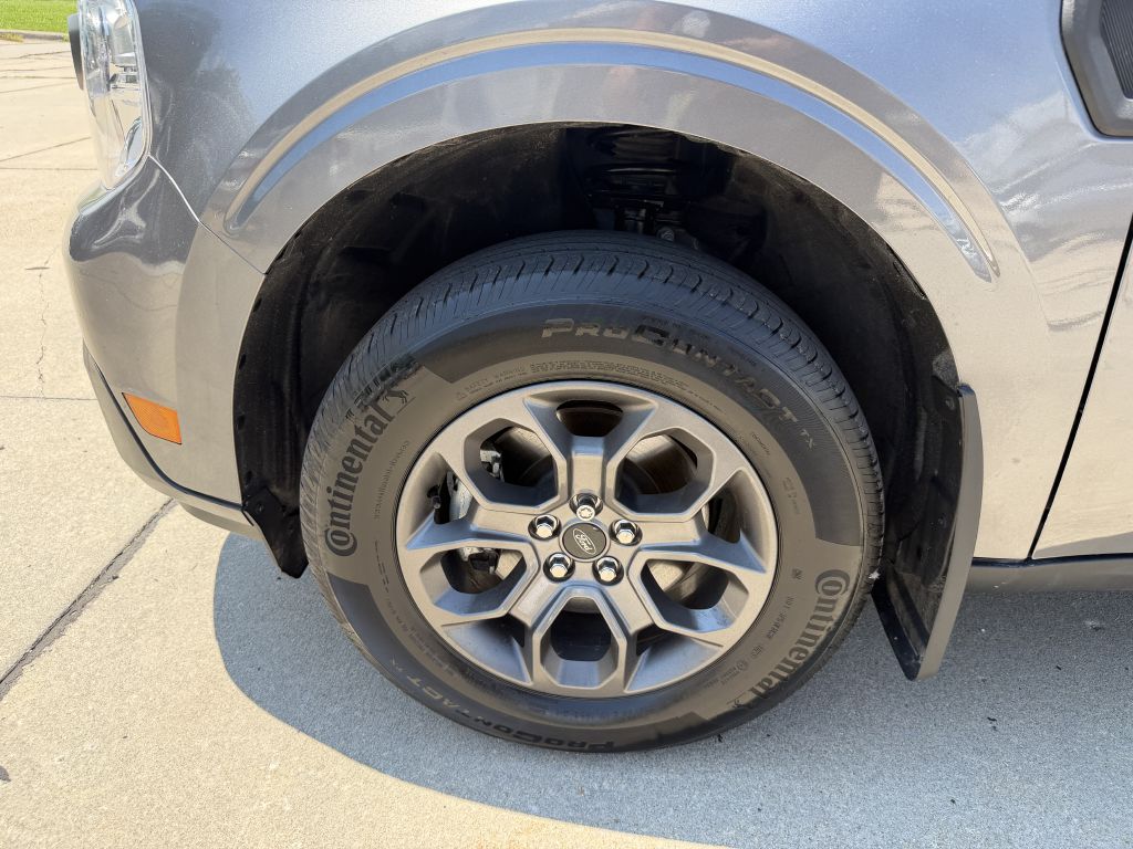 Photo 18 of this FORD MAVERICK XLT