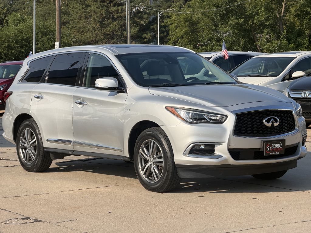 Photo 2 of this INFINITI QX60