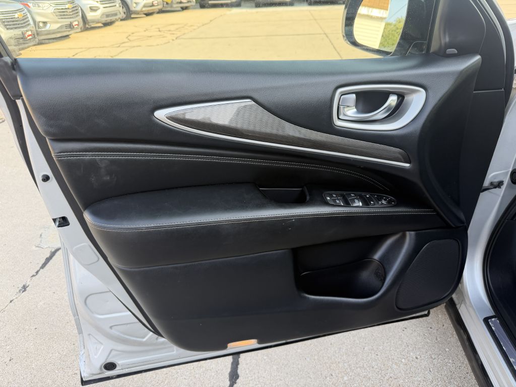 Photo 9 of this INFINITI QX60