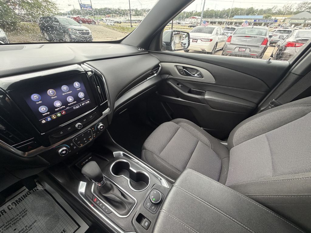 Photo 19 of this CHEVROLET TRAVERSE LIMITE