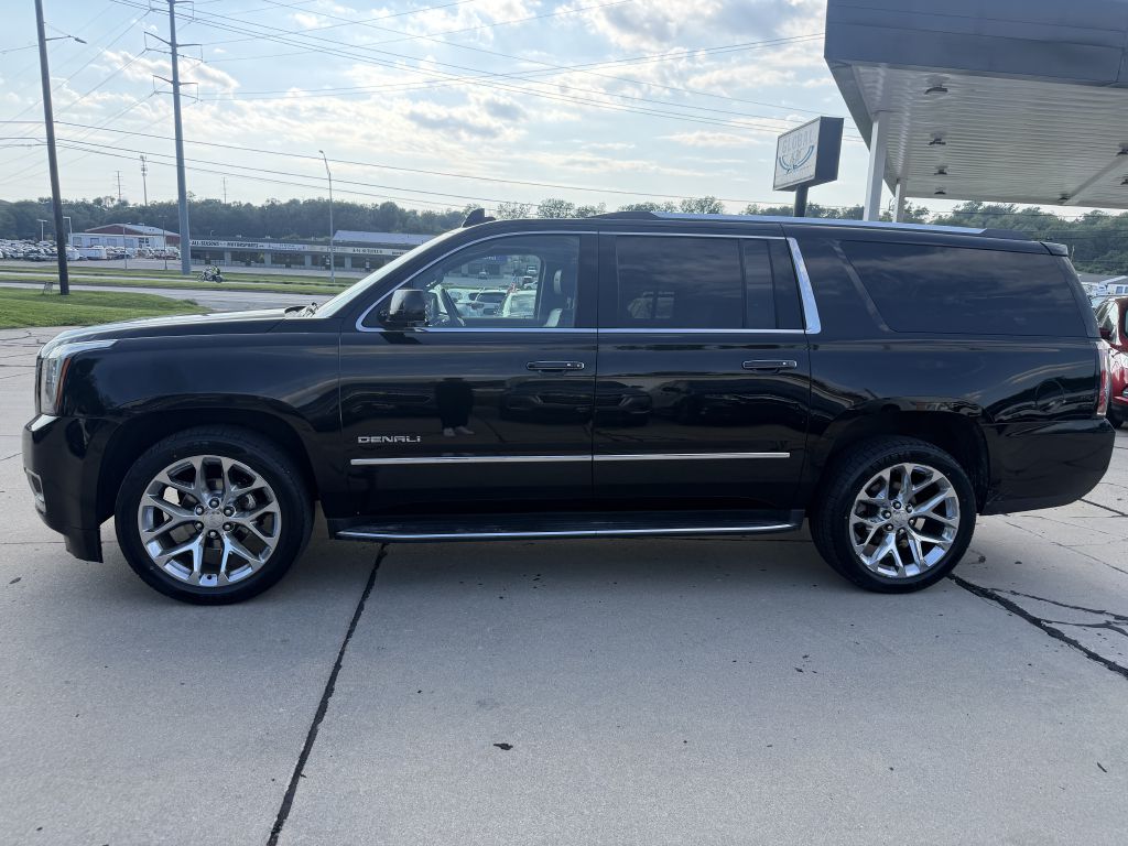 Photo 4 of this GMC YUKON XL