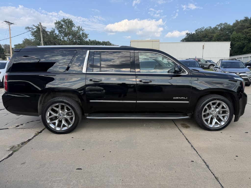 Photo 7 of this GMC YUKON XL