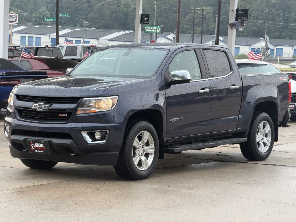 Photo 3 of this CHEVROLET COLORADO Z71