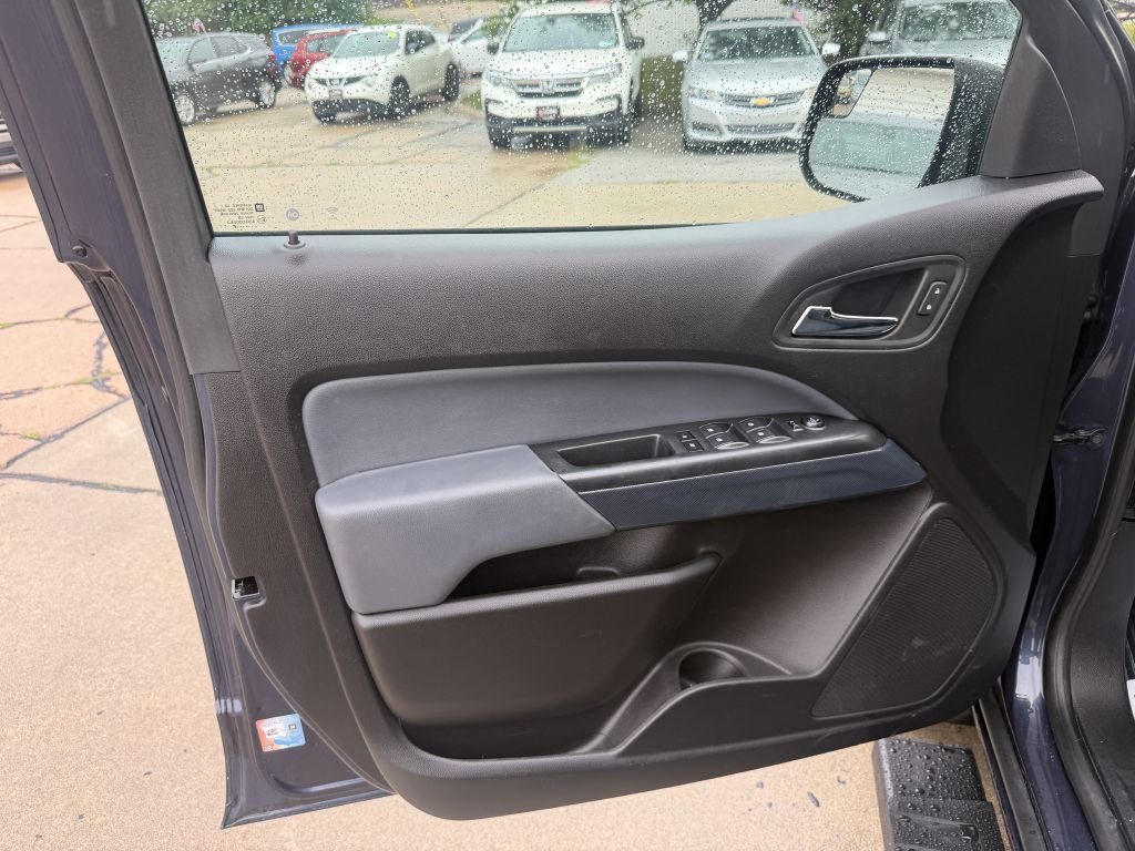 Photo 9 of this CHEVROLET COLORADO Z71