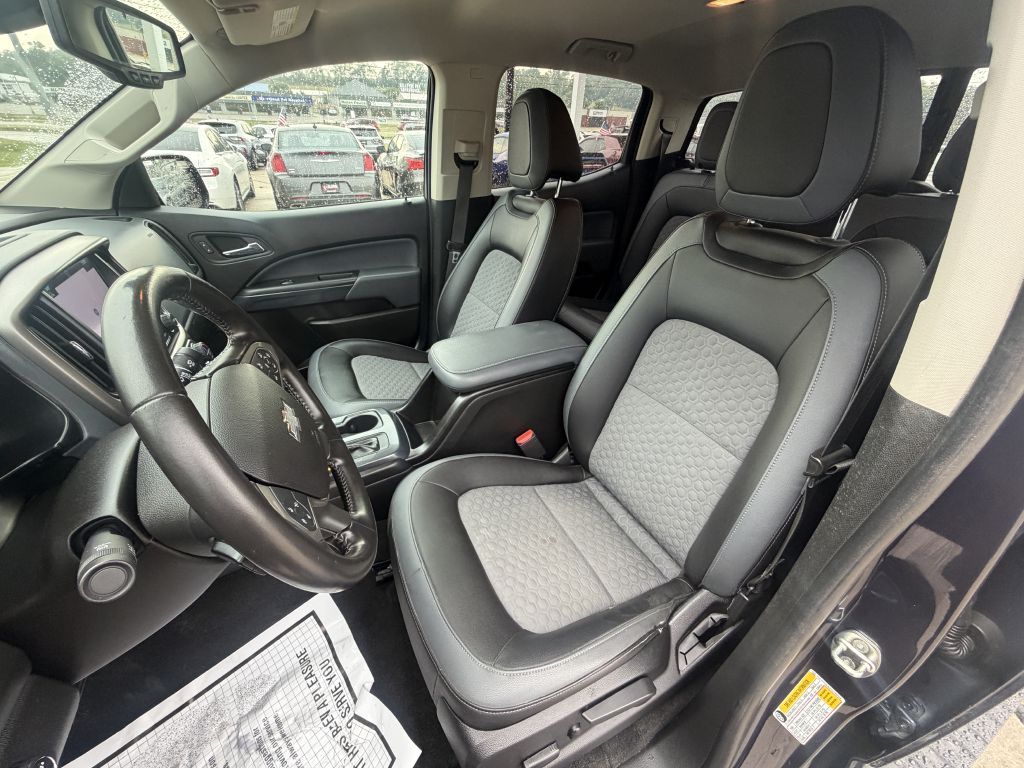 Photo 10 of this CHEVROLET COLORADO Z71