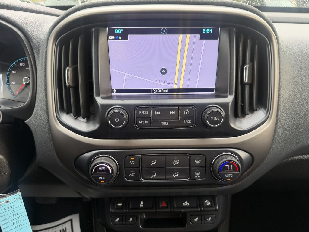 Photo 15 of this CHEVROLET COLORADO Z71
