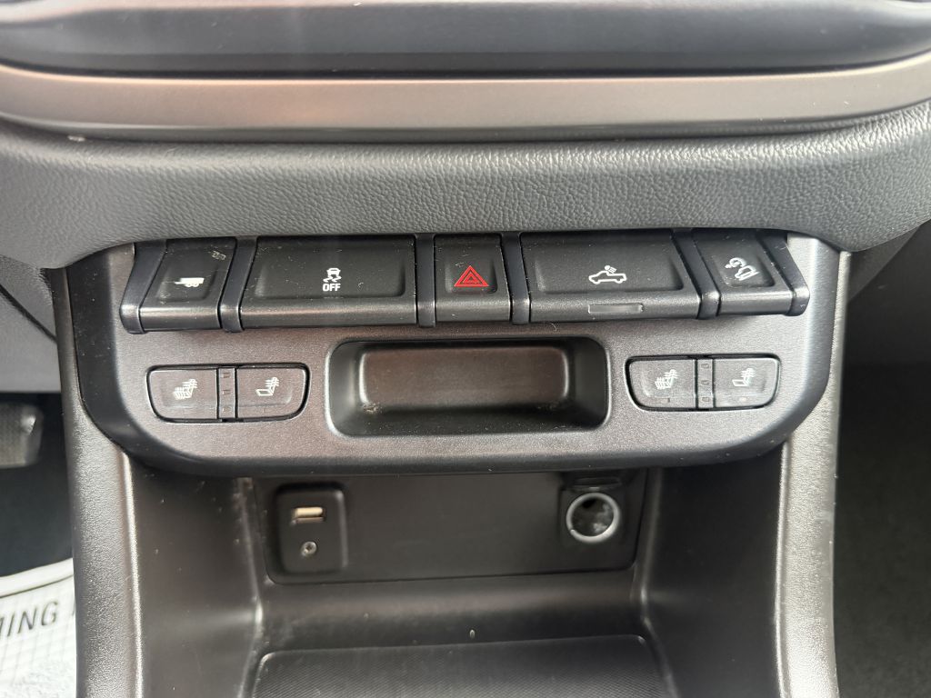 Photo 17 of this CHEVROLET COLORADO Z71