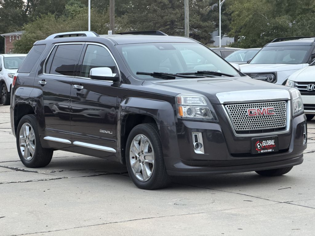 Photo 2 of this GMC TERRAIN