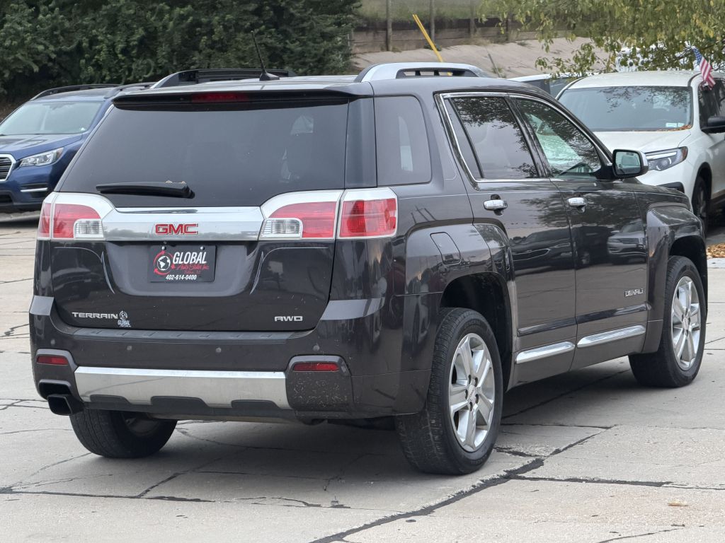 Photo 6 of this GMC TERRAIN