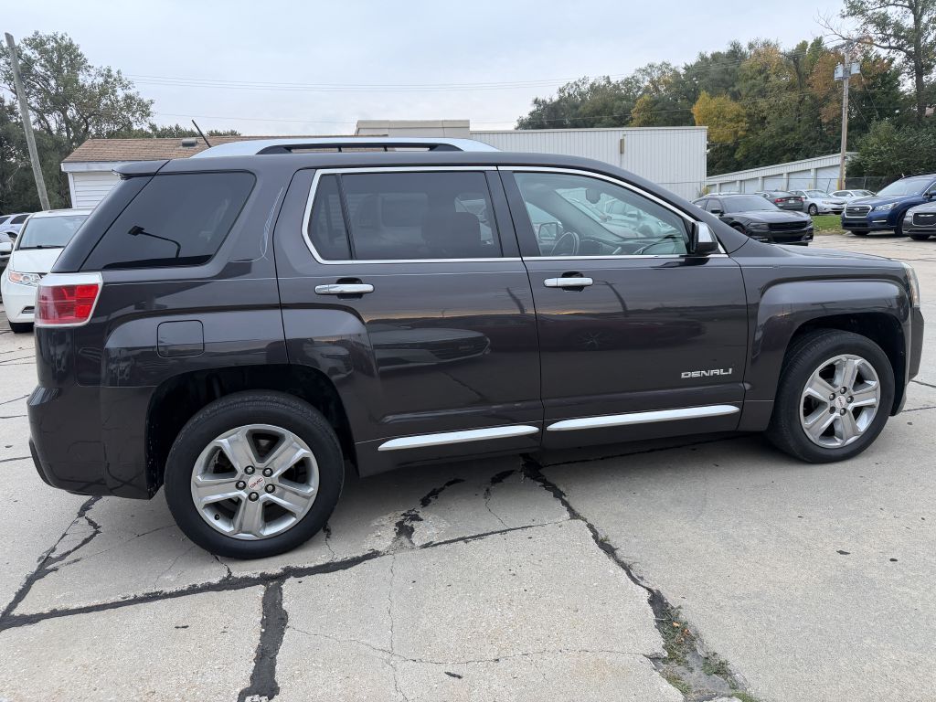Photo 7 of this GMC TERRAIN