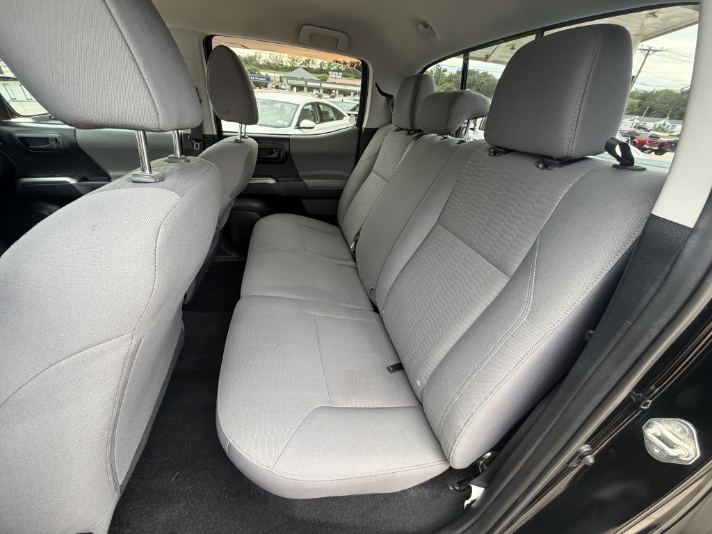 Photo 11 of this TOYOTA TACOMA