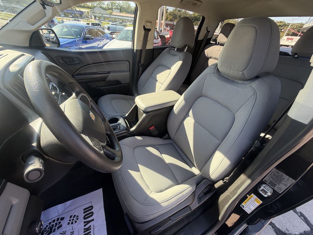 Photo 10 of this CHEVROLET COLORADO