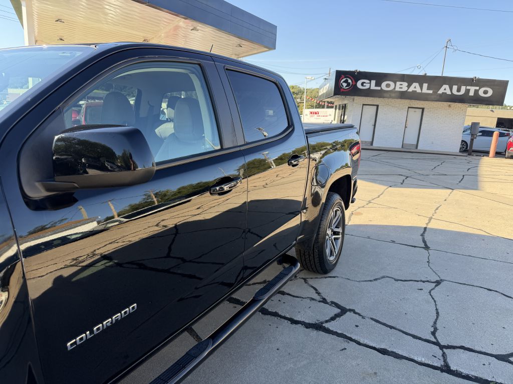 Photo 19 of this CHEVROLET COLORADO