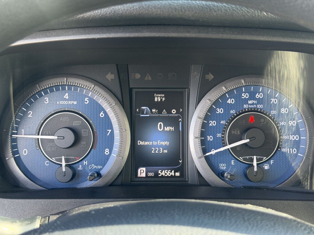 Photo 14 of this TOYOTA SIENNA