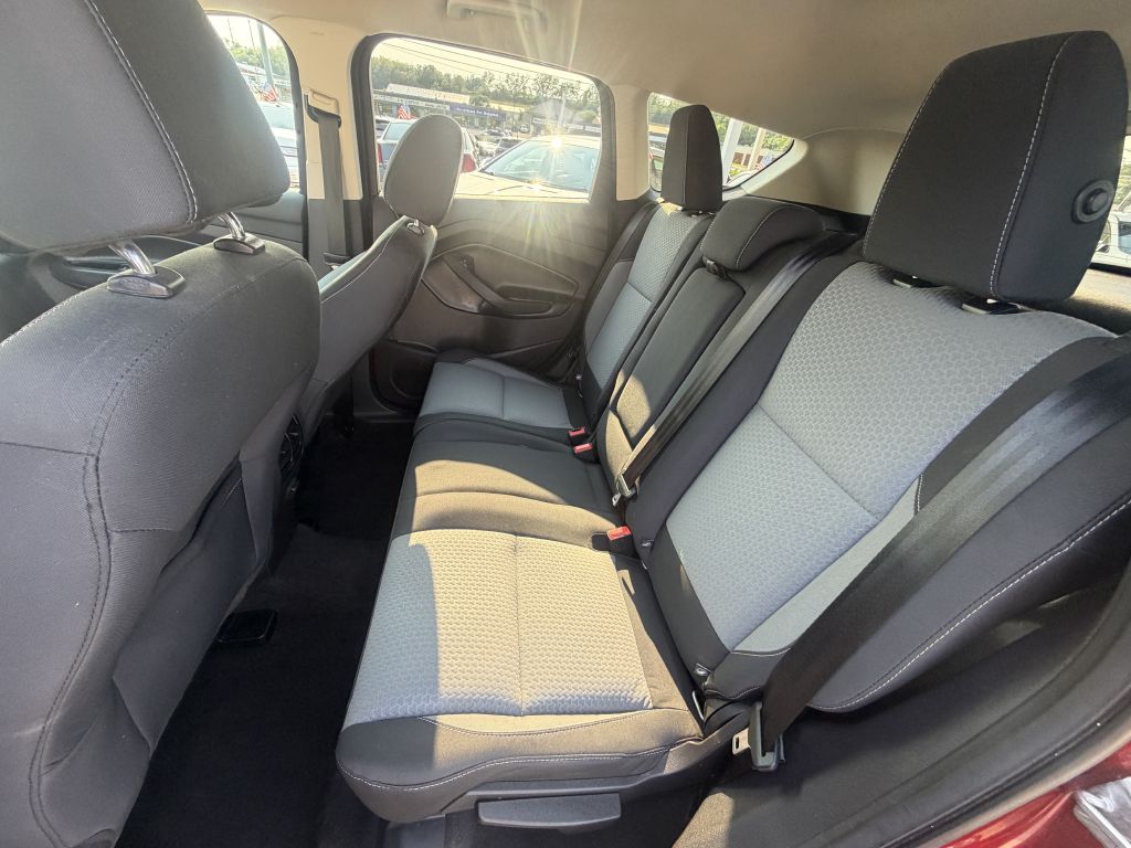 Photo 11 of this FORD ESCAPE