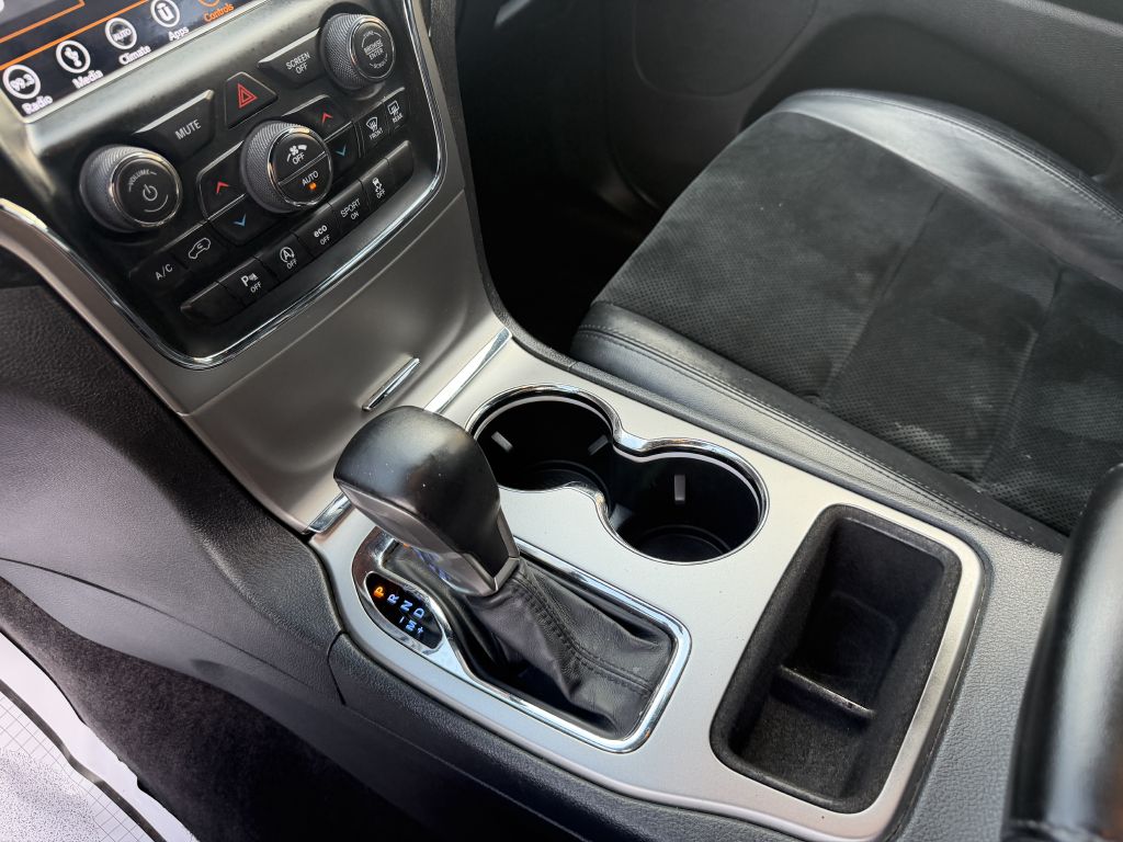 Photo 17 of this JEEP GRAND CHEROKEE