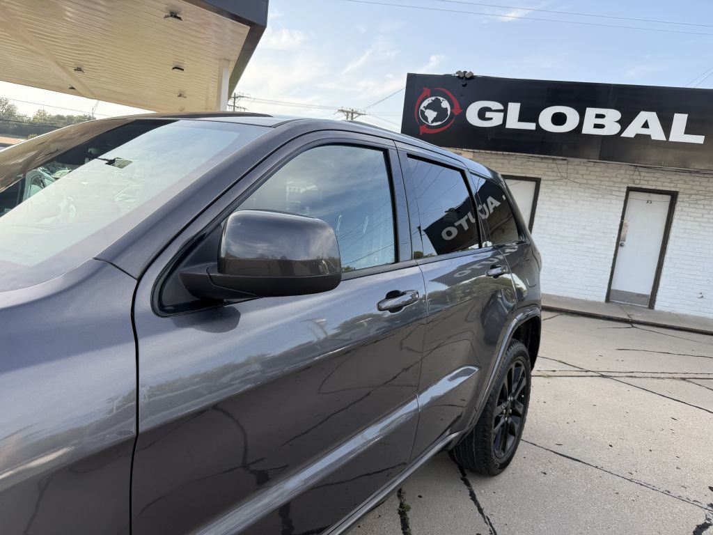 Photo 20 of this JEEP GRAND CHEROKEE