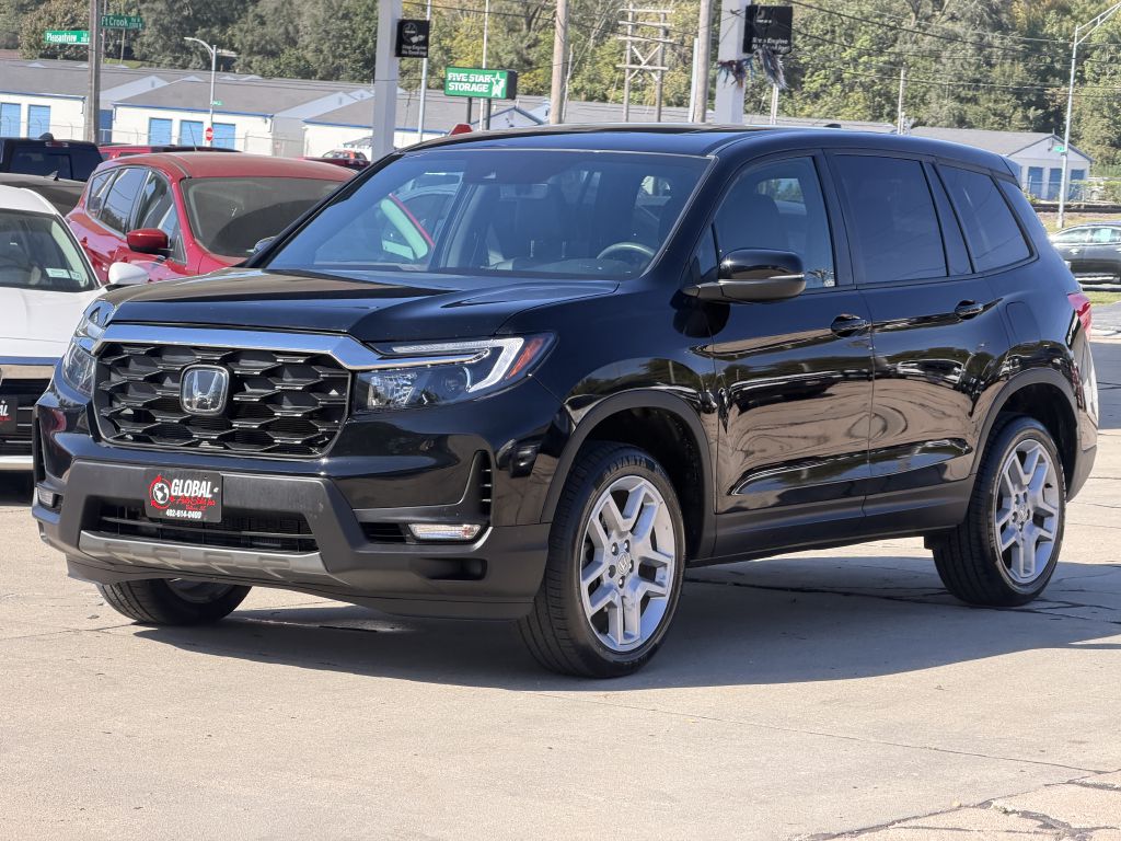 Photo 3 of this HONDA PASSPORT EX-L