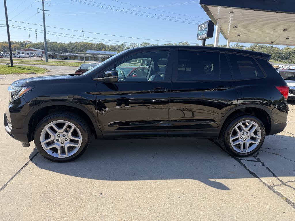 Photo 4 of this HONDA PASSPORT EX-L