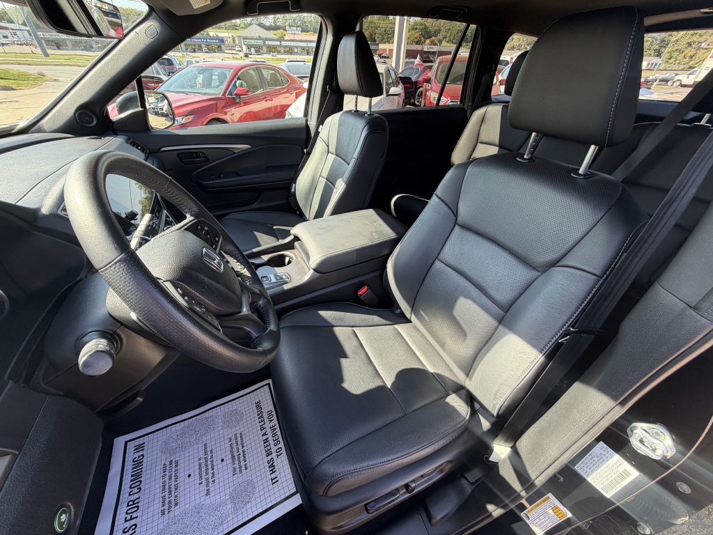 Photo 10 of this HONDA PASSPORT EX-L