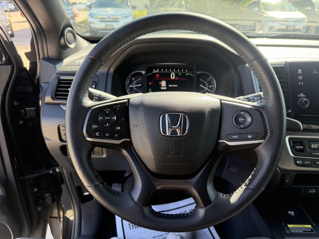 Photo 13 of this HONDA PASSPORT EX-L
