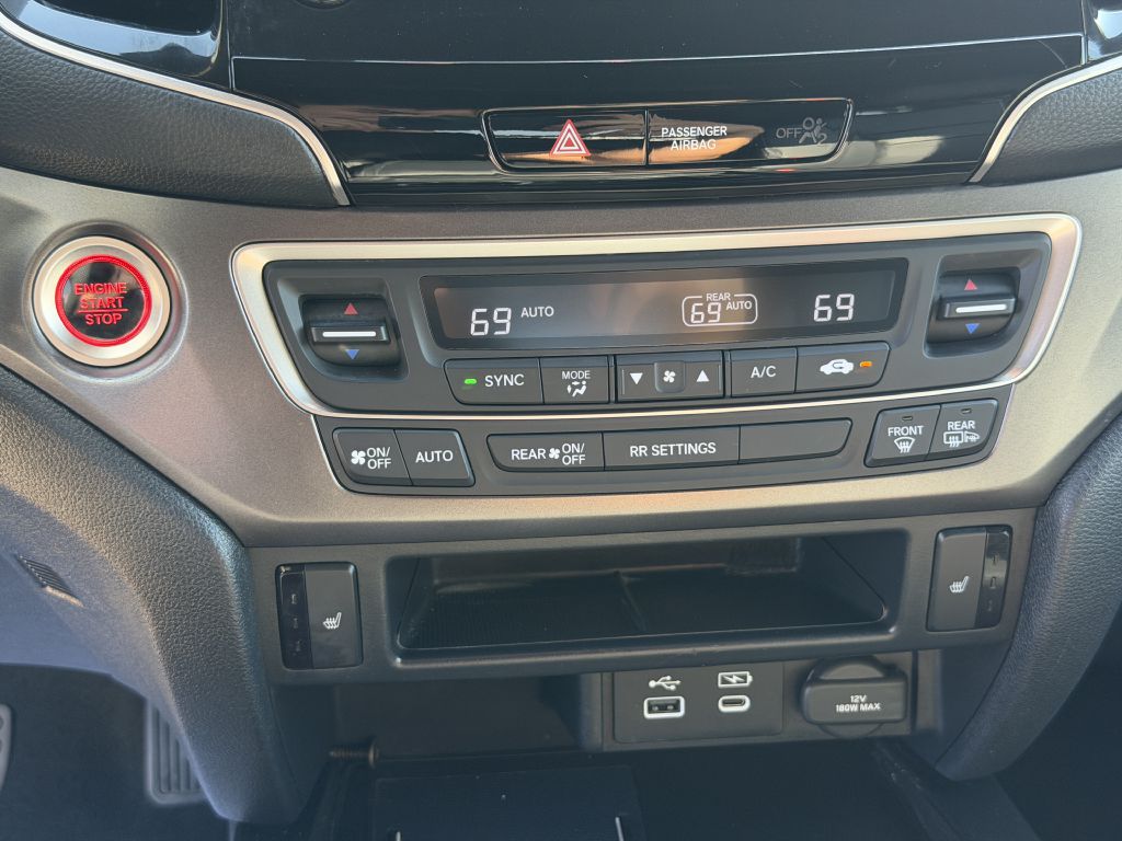 Photo 19 of this HONDA PASSPORT EX-L