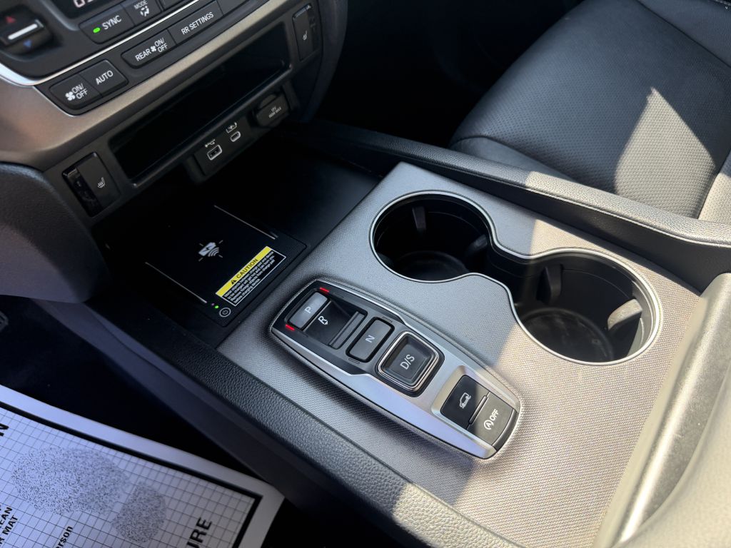 Photo 20 of this HONDA PASSPORT EX-L